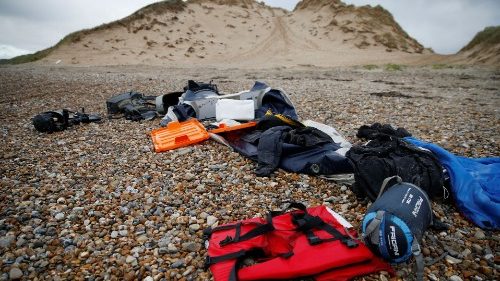 At least 27 migrants killed attempting to cross the English channel