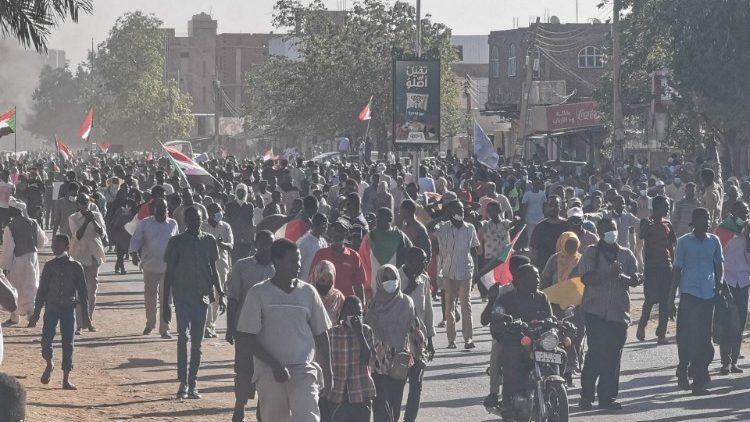 सूडान में  देशवासियों  द्वारा विरोध प्रदर्शन
