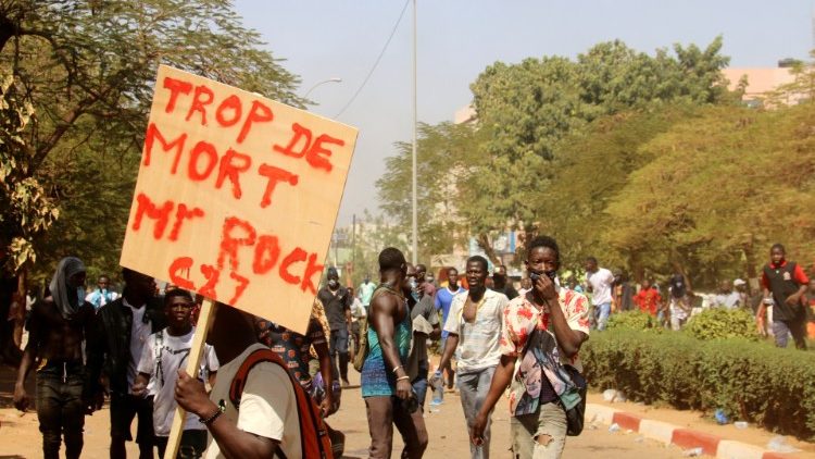 Auch in Ouagadougou, Burkina Faso, gingen Ende November Demonstranten gegen den Abzug der französischen Streitkräfte auf die Straße