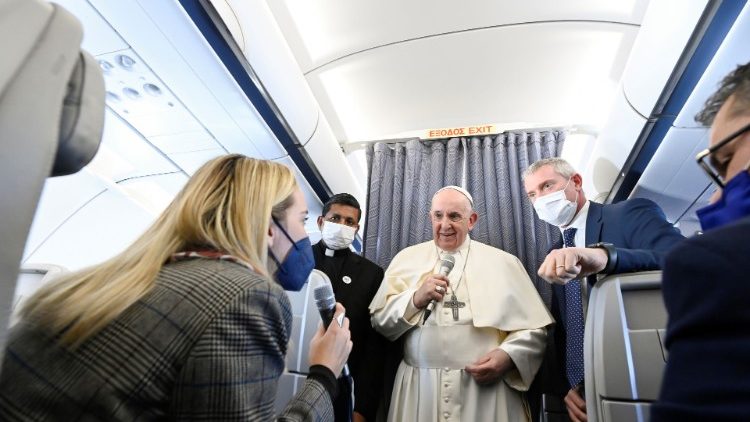 教皇フランシスコ、キプロス およびギリシャ訪問の帰国便機内の記者会見で　2021年12月6日