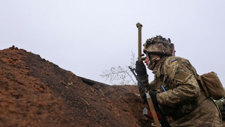 Ukrajinské vojenské síly hlídkují na hranicích s Ruskem