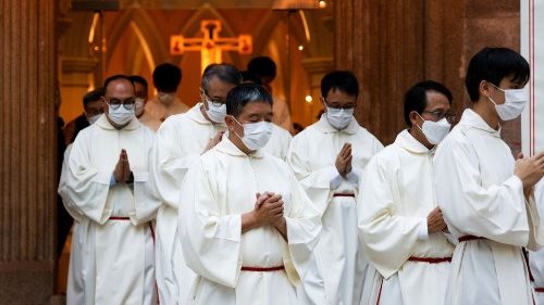Vatikan: Priester-Tagung denkt über Zölibat, Frauen und Laien nach