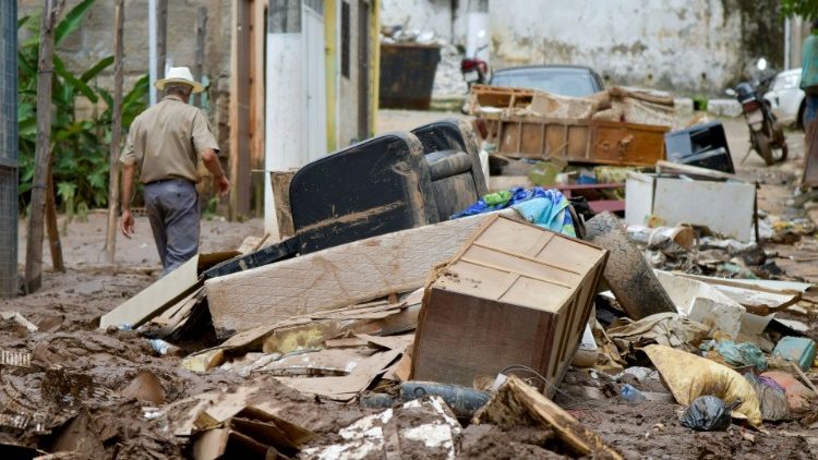 Consecuencias desastrosas de los aluviones en el estado brasileño de Minas Gerais