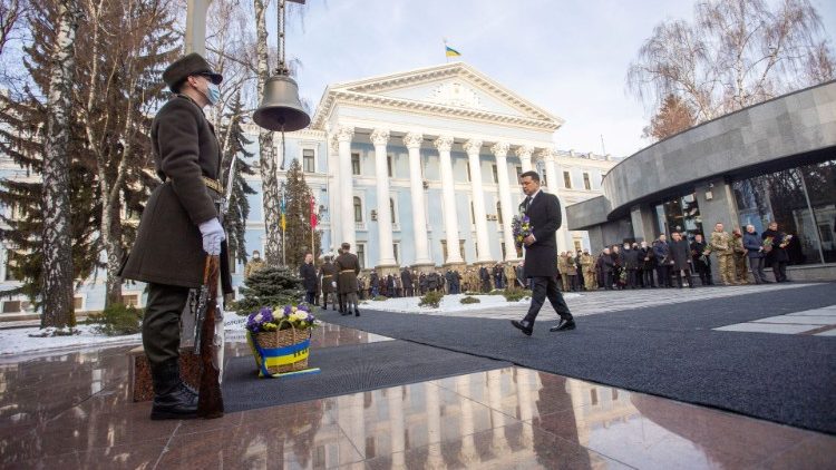 Cerimonia a Kiev con il presidente ucraino Zelenskiy  