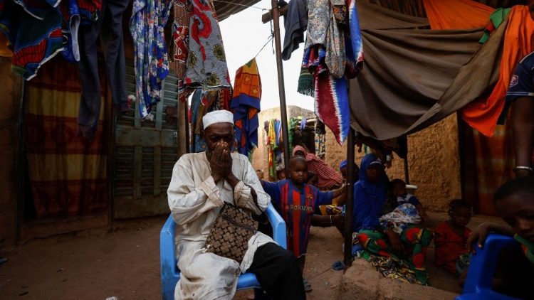 Crescono gli sfollati in Burkina Faso. La popolazione aspira a sicurezza e pace 