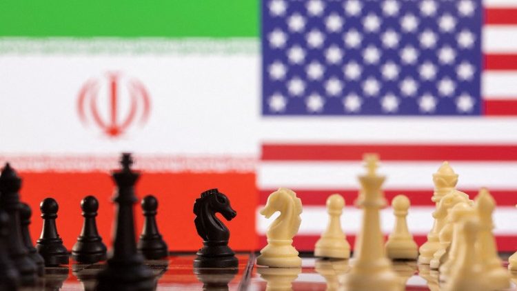 La bandiera dell'Iran e degli Stati Uniti - riprende a Vienna il negoziato sul nucleare (REUTERS)