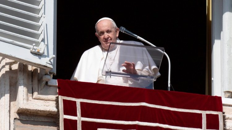 Ferenc pápa: Jézus be akar szállni életünk bárkájába, akkor is, ha mi méltatlannak érezzük magunkat rá bűneink miatt