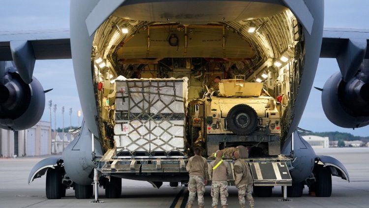 Arei Usa preparano il dispiegamento di truppe e materiali nell'est Europa