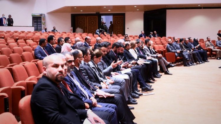 Il Parlamento iracheno semi deserto nella seduta del 7 febbraio (Reuters)