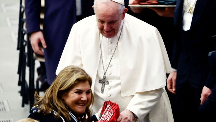 Papa Franjo i majka Cristiana Ronalda (opća audijencija;  9. veljače 2022.)