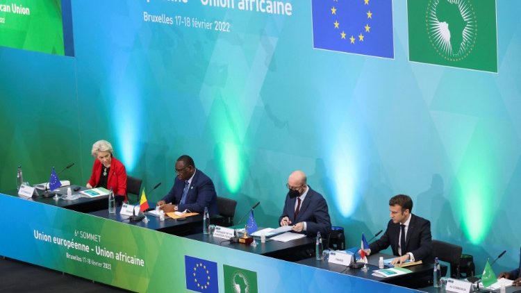 Un momento del summit a Bruxelles tra Unione europea e unione africana  