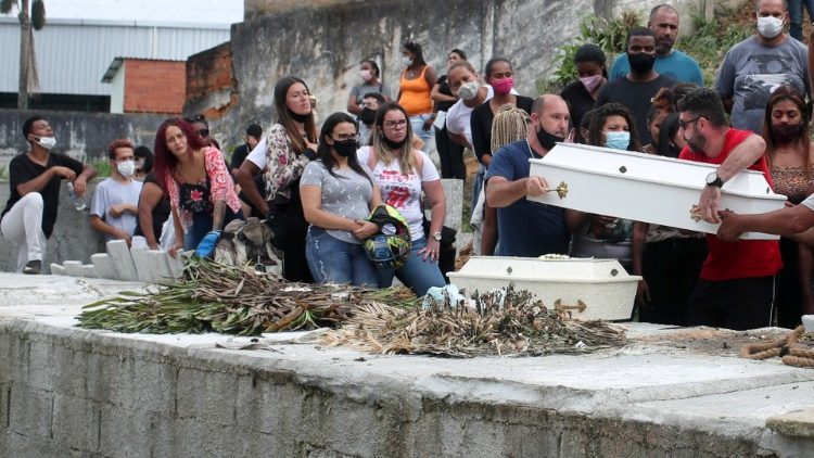 Sepulturas en el cementerio de Petrópolis