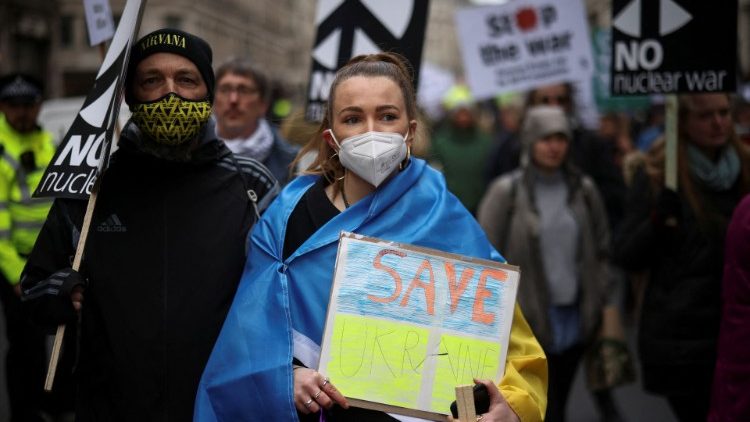 Protest przeciw wojnie na Ukrainie w Londynie