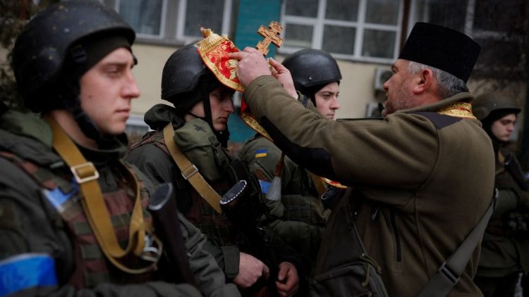 Karmelita z Kijowa: módlmy się za ukraińskich żołnierzy 