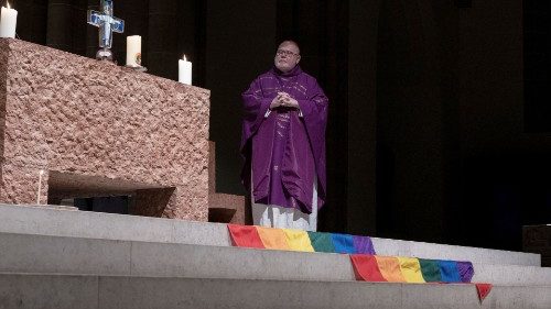 D: Marx feiert Gottesdienst mit Queer-Gemeinde