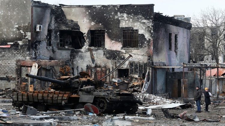 Majengo ya kuishi watu yalivyo haribiwa na mabomu huko Ukraine
