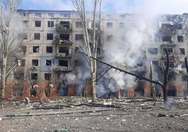 Jengo ambali limaeharibiwa huko Kramatorsk