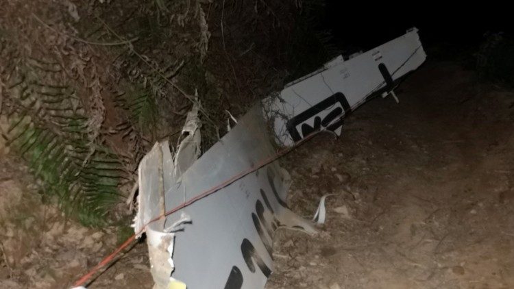 Restos del avión que se estrelló en la provincia de Guangxi