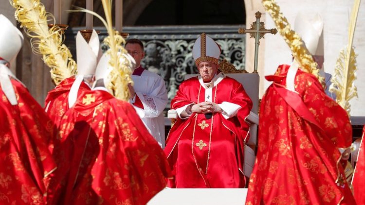 El Santo Padre preside la celebración del Domingo de Ramos