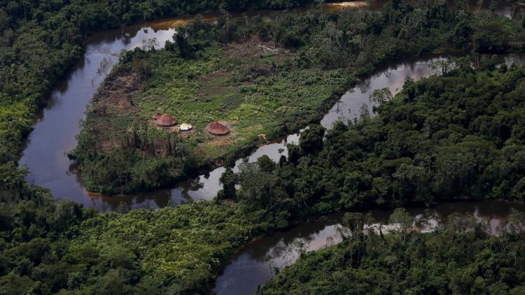 Aldea Yanomami, en el corazón de la selva amazónica