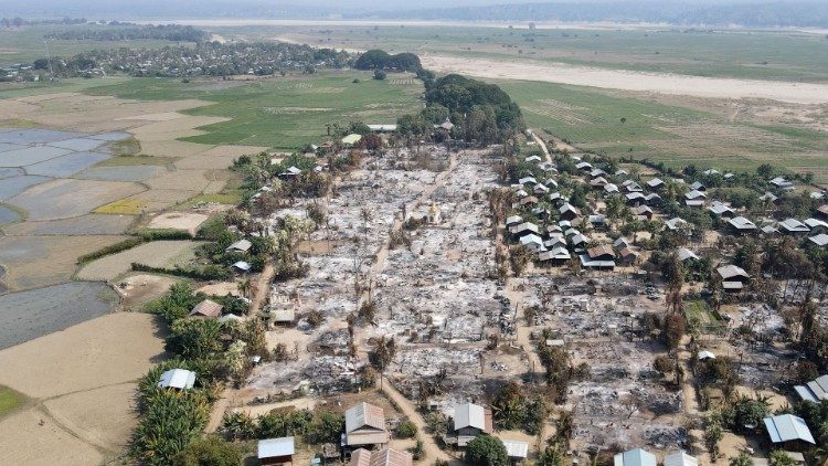 Le village de Bin, dans la région Sagaing, après un raid militaire le 3 février dernier