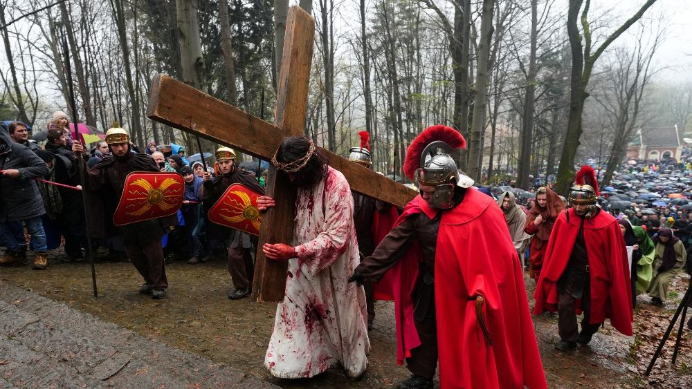 Polish devotees re-enact the "Way of the Cross", in Kalwaria Zebrzydowska