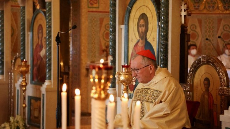 Kardinolas P. Parolinas Romos ukrainiečių bažnyčioje