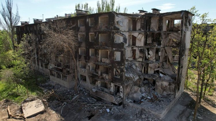 Zburzone budynki w Mariupolu