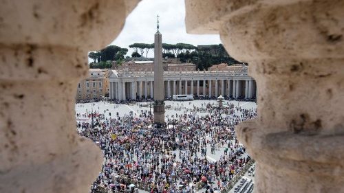 Il pensiero del Papa al Rosario per la pace alla fine di maggio