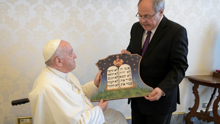 Papst Franziskus und Yad Vashem-Leiter Dani Dayan