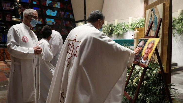 Oración por los jesuitas Javier Campos y Joaquín Mora, asesinados en México.