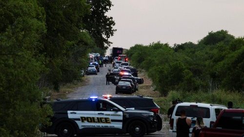 Tragédia no Texas: 46 pessoas encontradas mortas em caminhão abandonado