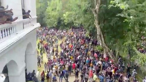 Protestors in Sri Lanka storm president's residence and office