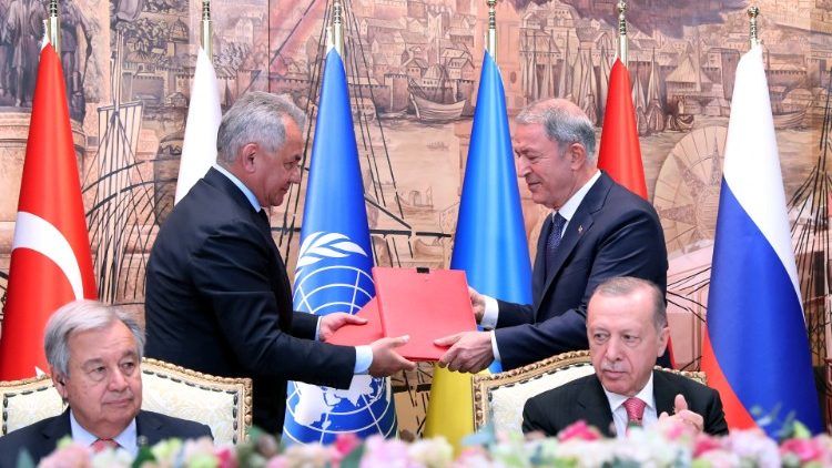 इस्तांबुल में अनाज निर्यात को अनलॉक करने के लिए यूक्रेन और रूस ने संयुक्त राष्ट्र समझौते पर हस्ताक्षर किए