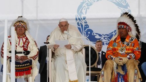 Papež: Ponižno prosim odpuščanja za zlo, ki so ga kristjani storili staroselcem
