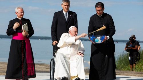 Papež poromal k Lac Ste. Anne: Vrniti se k virom življenja – k Bogu, staršem in starim staršem