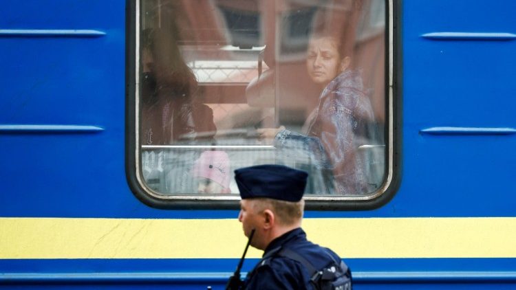 Ein Zug mit Flüchtlingen aus Odessa kommt im Juli in Przemysl (Polen) an