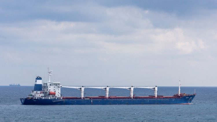 El carguero que transporta grano ucraniano, en el Mar Negro