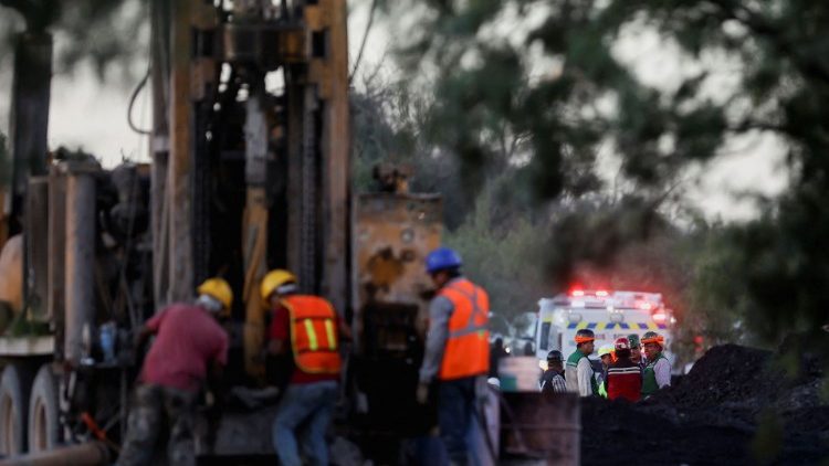 A seis días de labores de rescate en la mina de Sabinas en Coahuila, aún no ha habido contacto con los 10 mineros atrapados