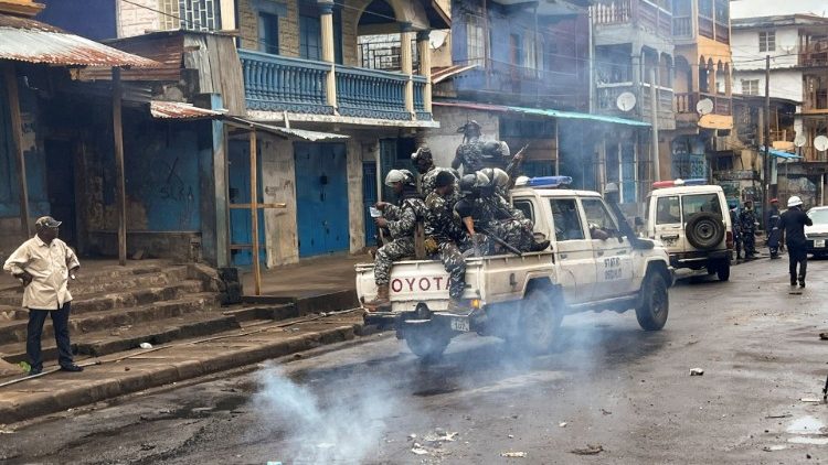 Soldiers on the streets of Sierra Leone during the protests