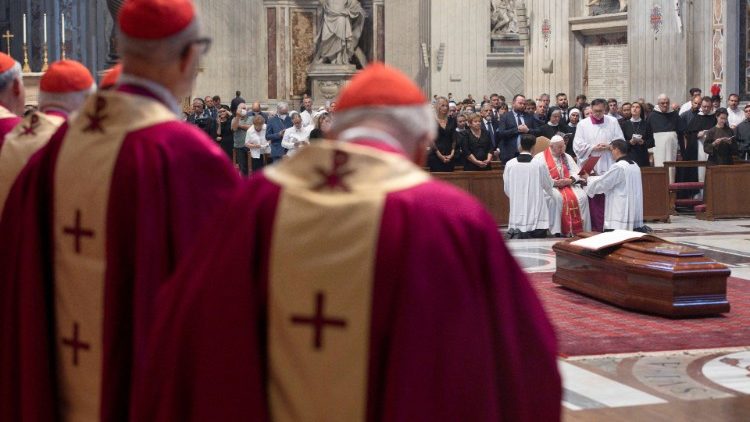 Feier für den verstorbenen Kardinal Tomko im Petersdom