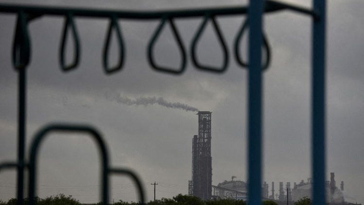 Impianto di Gas naturale liquefatto in Texas, Stato che progressivamente ha ampliato i limiti consentiti per le emissioni di inquinanti 