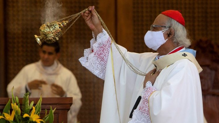 El arzobispo de Managua insistió el domingo en la necesidad de perseverar en la oración para fortalecer la fe.