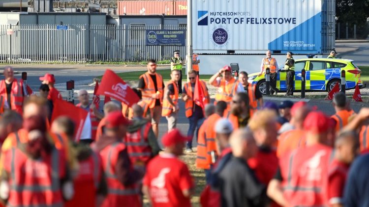 Les dockers du port de Felixstowe en grève