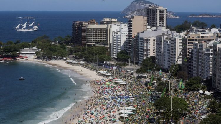 Célébrations du bicentenaire du Brésil, le 7 septembre 2022, sur la plage de Copacabana à Rio de Janeiro. 