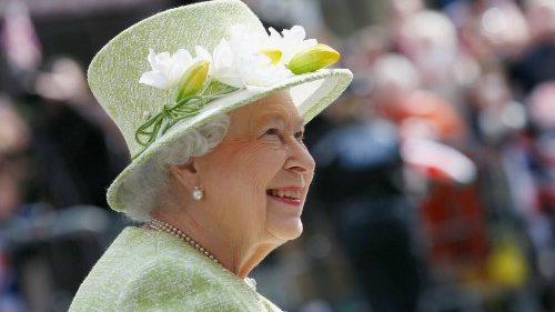Elisabetta II è morta. Il nuovo re d'Inghilterra Carlo ricorda la sua "amata madre"