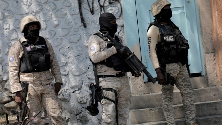 Forças policiais em Porto Príncipe