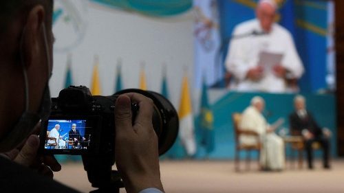 Il Papa arrivato in Kazakhstan, inizia il viaggio apostolico