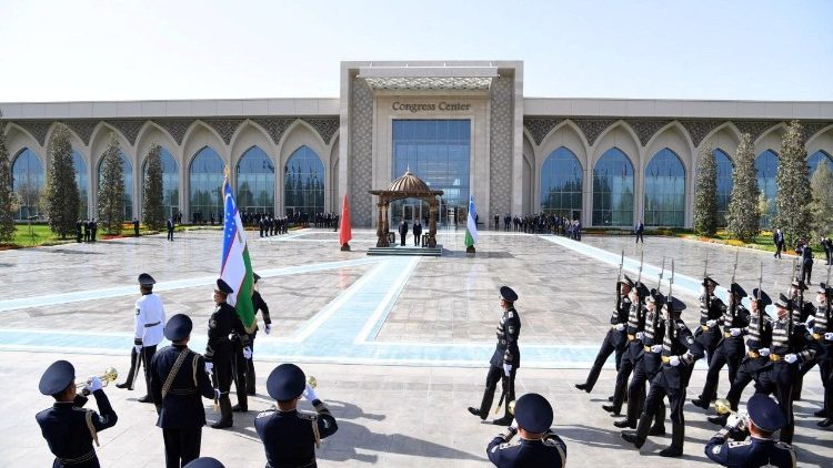 L'arrivée du président chinois au sommet OCS à Samarcande en Ouzbékistan, le jeudi 15 septmebre. 
