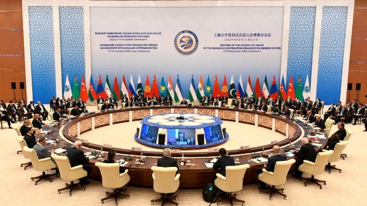 Il vertice della Shanghai Cooperation Organization a Samarcanda, in Uzbekistan (Reuters)